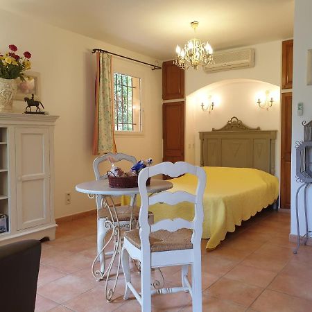 Residence A Merula Кальви Экстерьер фото