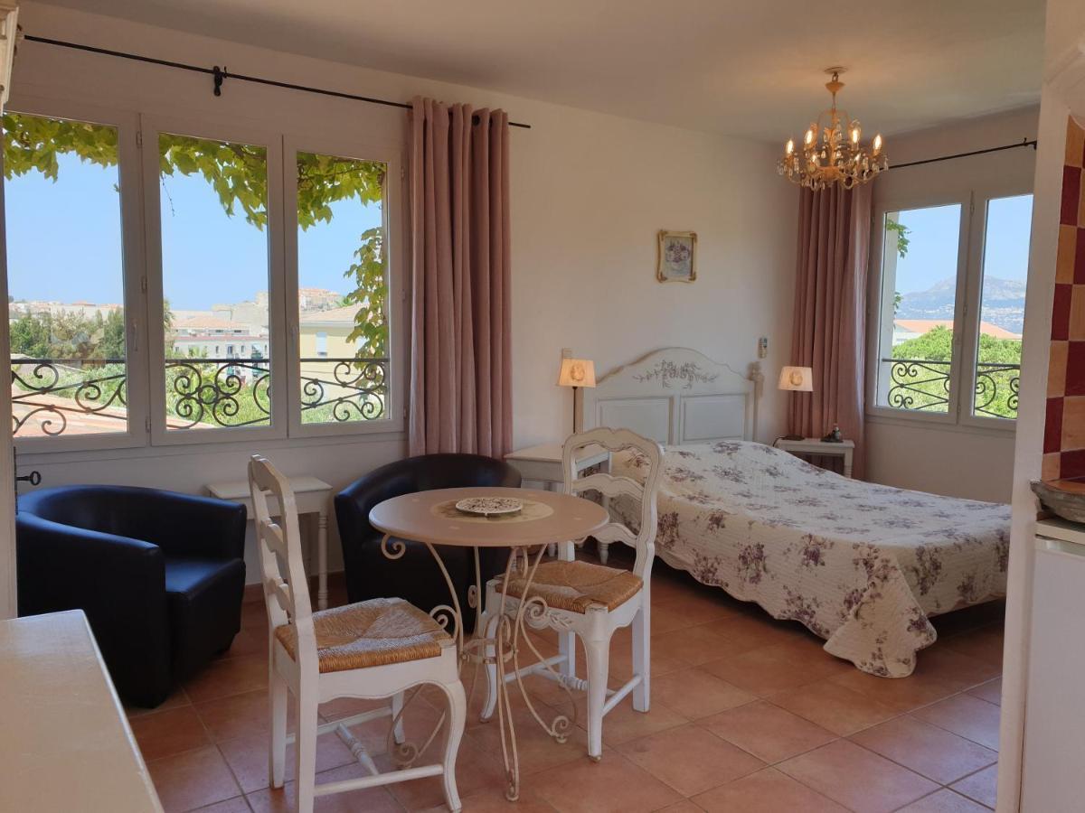 Residence A Merula Кальви Экстерьер фото