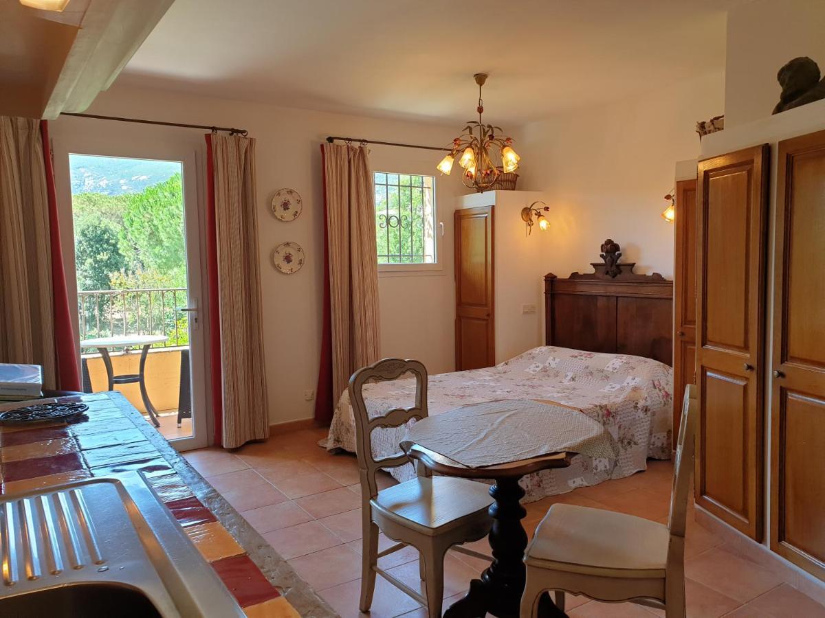 Residence A Merula Кальви Экстерьер фото
