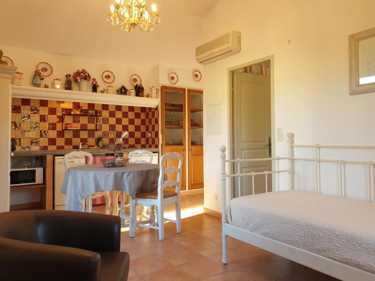 Residence A Merula Кальви Экстерьер фото