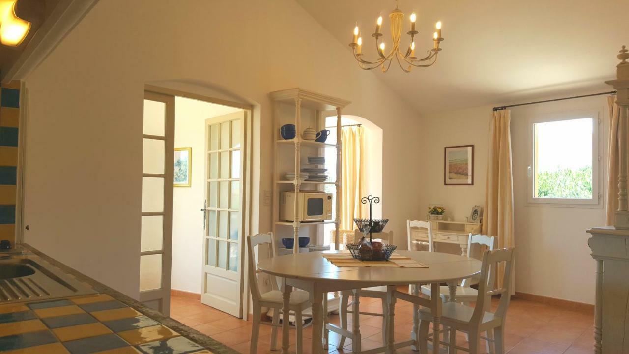 Residence A Merula Кальви Экстерьер фото